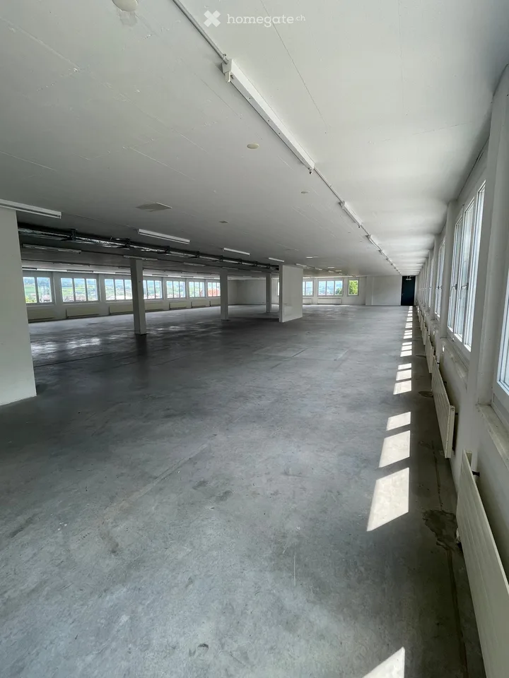 Ca. 400m2 Lagerraum zu vermieten. (auch unterteilbar auf eigene Kosten)