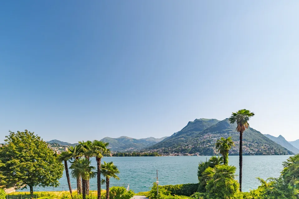 ATTICO VISTA LAGO A PARADISO ARREDATO