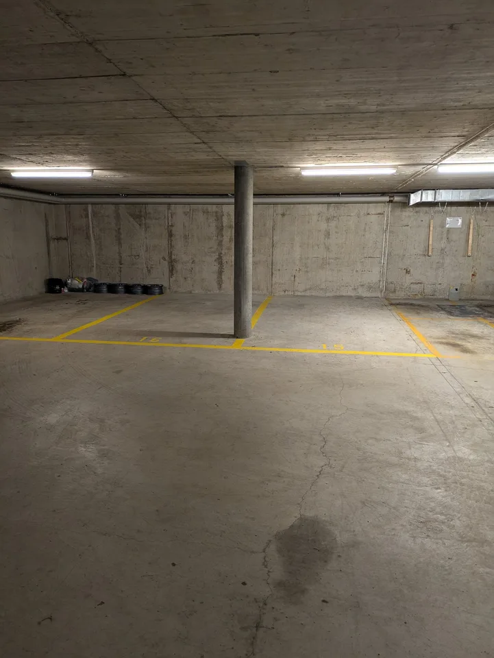 Places de parking en garage souterrain à louer