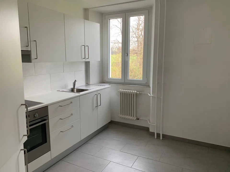 Wir vermieten eine renovierte 2.5-Zimmer-Wohnung