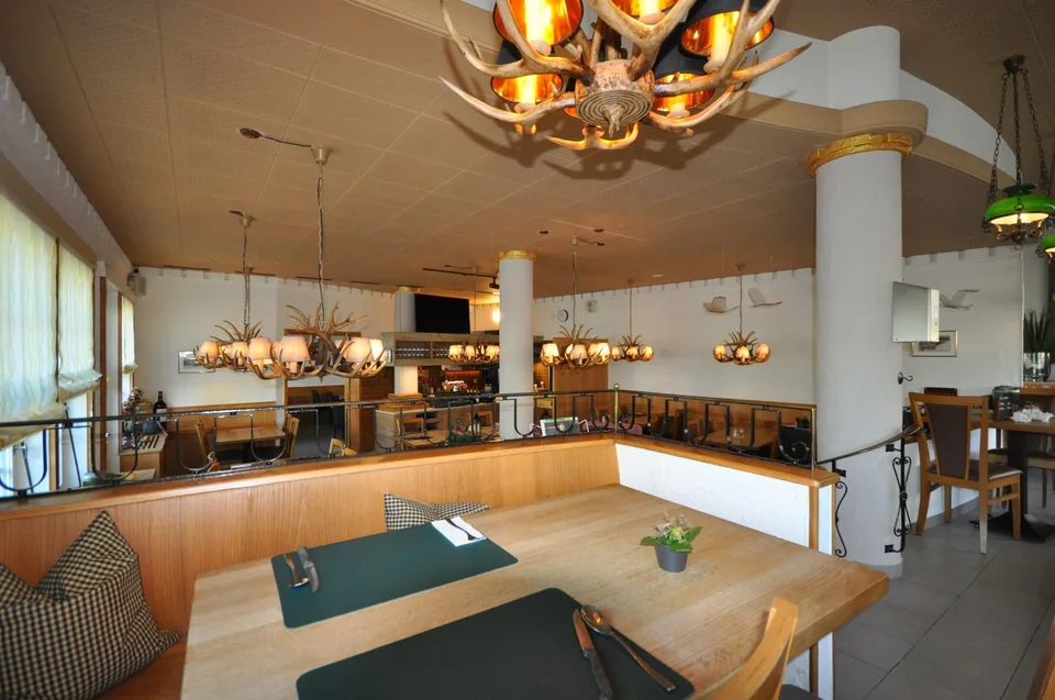 Fino al 30.09.2027: Ristorante pronto all'uso con inventario in posizione di vertice