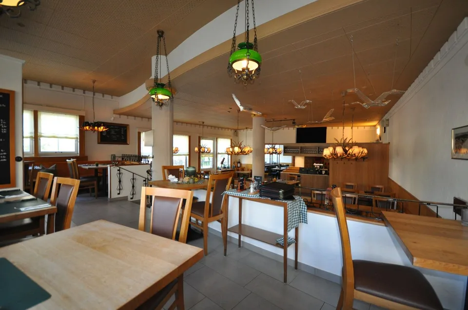 Fino al 30.09.2027: Ristorante pronto all'uso con inventario in posizione di vertice