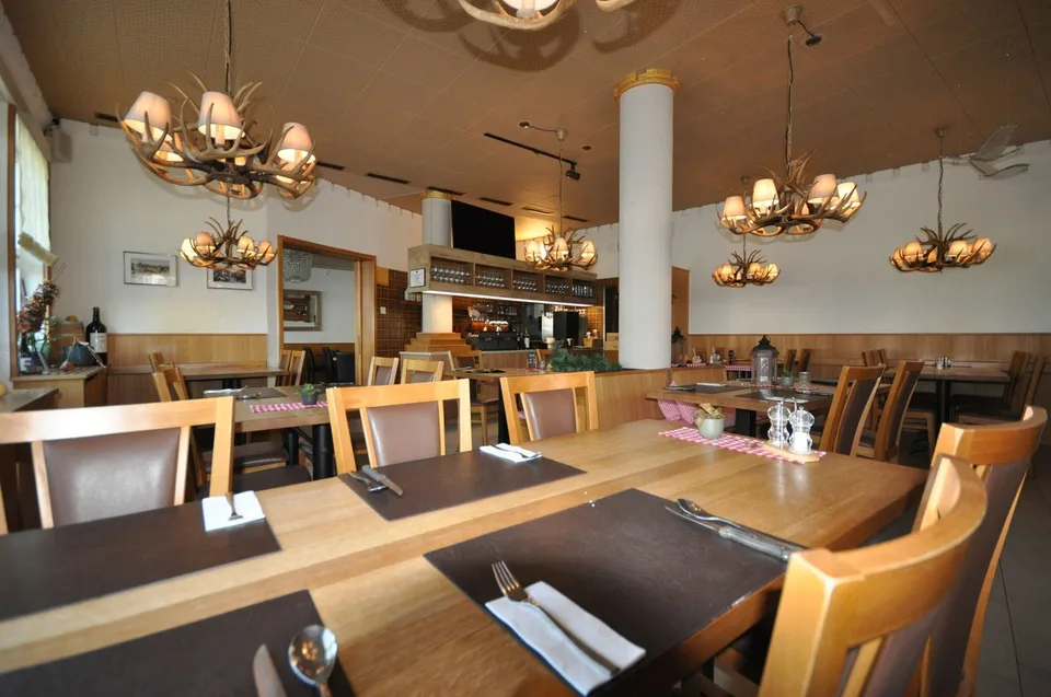 Fino al 30.09.2027: Ristorante pronto all'uso con inventario in posizione di vertice