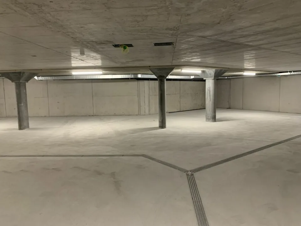 Tiefgaragenparkplätze / Baujahr 2023