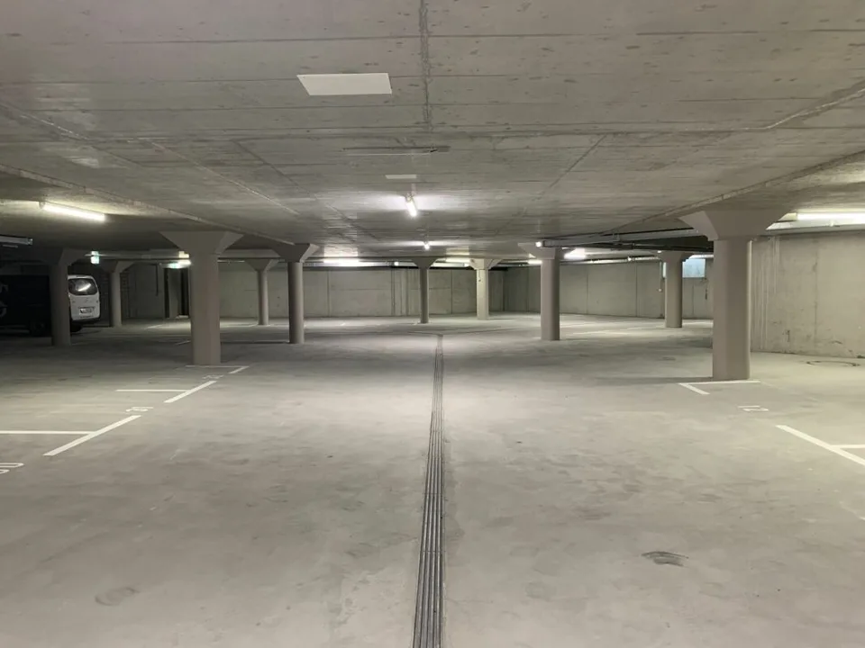 Tiefgaragenparkplätze / Baujahr 2023