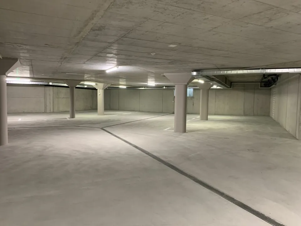Tiefgaragenparkplätze / Baujahr 2023