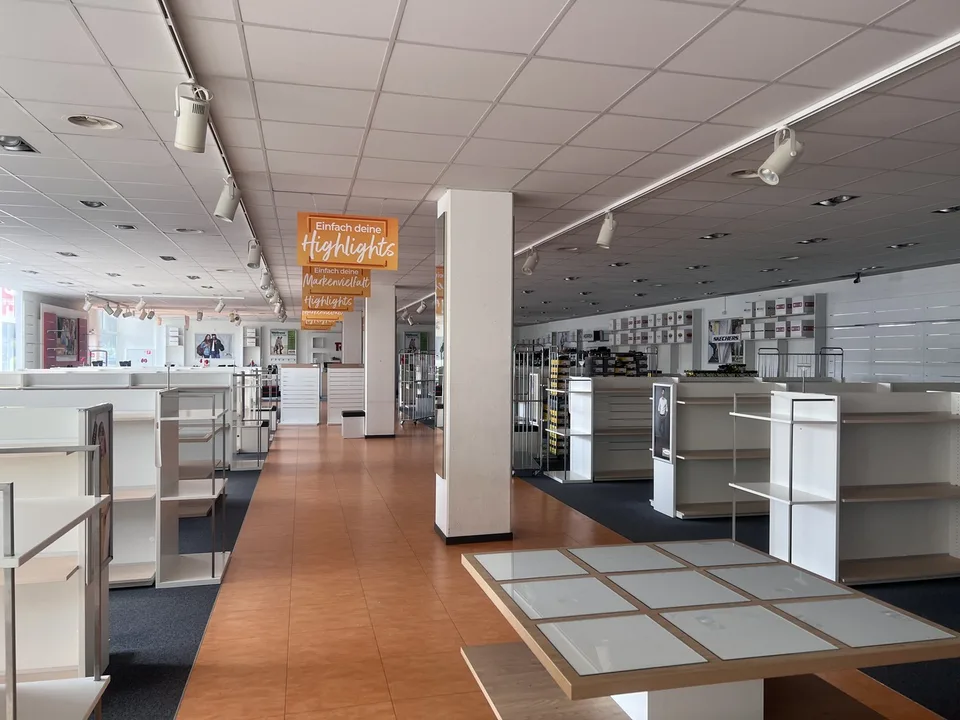 Spazio commerciale/vendita attraente in affitto