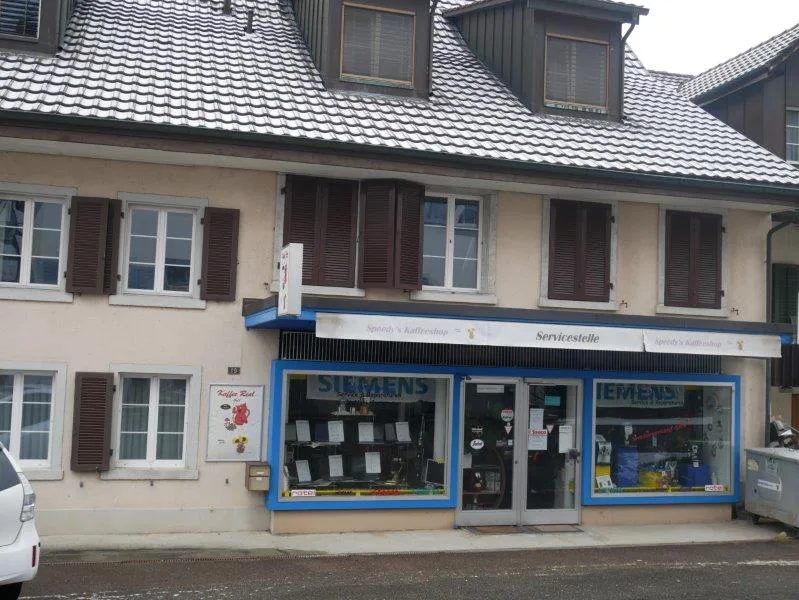 Spazio commerciale attraente sulla Dorfstrasse a Rekingen AG