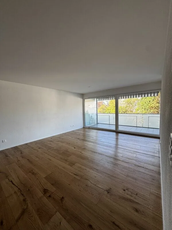 Attraktive Wohnung mit Echtholzparkett und grossem Balkon