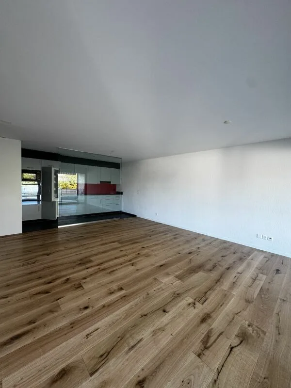 Attraktive Wohnung mit Echtholzparkett und grossem Balkon