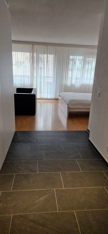 Studio möbliert mit Service