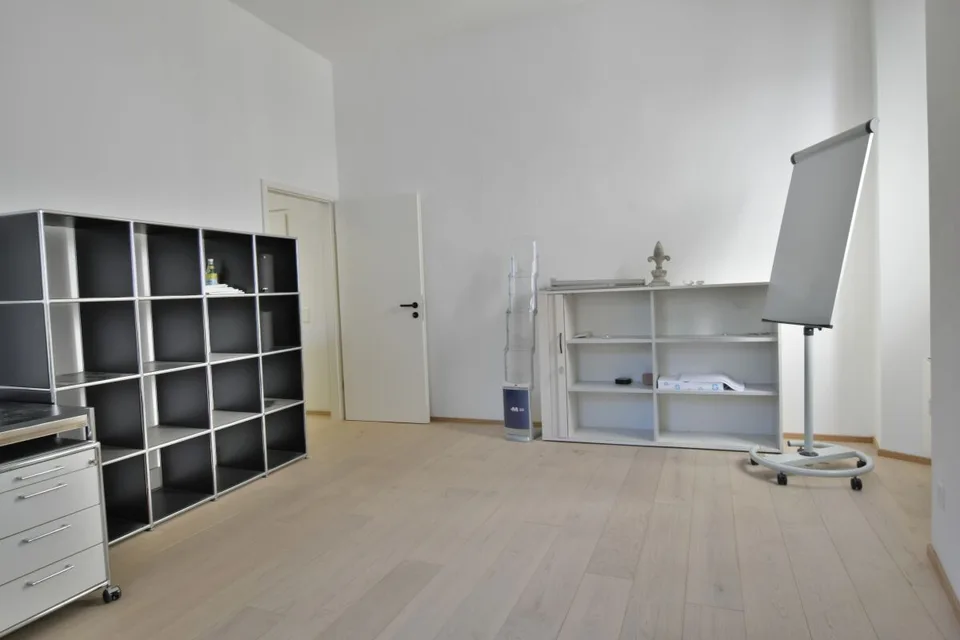 Geräumiges Büro zu vermieten