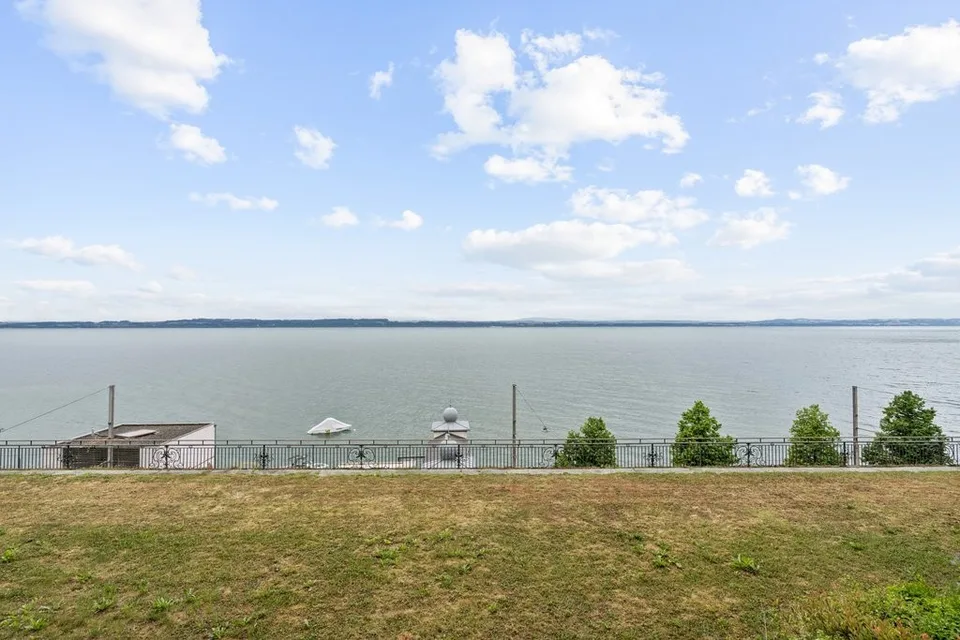 Spacieux appartement de 4 pièces avec vue exceptionnelle sur le lac