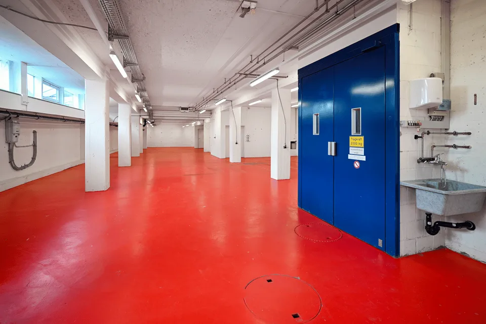 SHOWROOM- / BÜROFLÄCHE IM EG MIT POTENZIAL – Foto 6 von 8