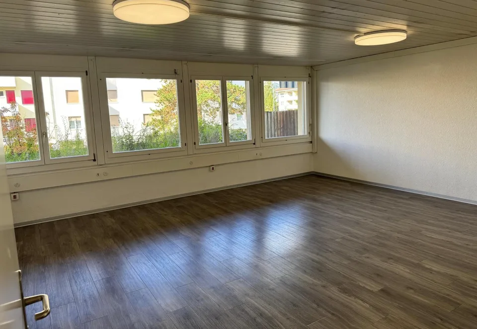 Moderne Büro- oder Praxisräume in Münsingen – zentral, hell und vielseitig nutzbar – Foto 16 von 17