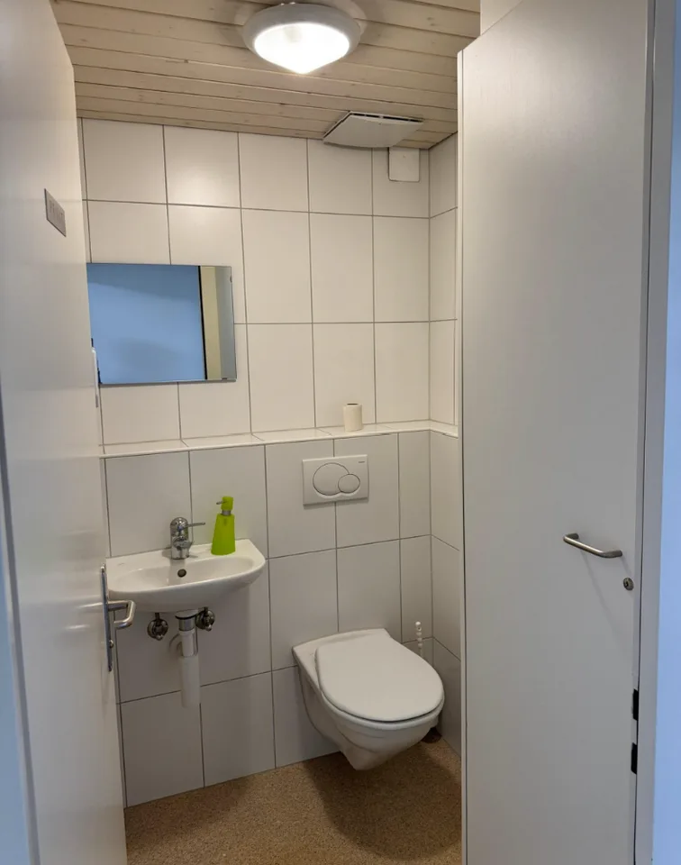 Moderne Büro- oder Praxisräume in Münsingen – zentral, hell und vielseitig nutzbar – Foto 8 von 17