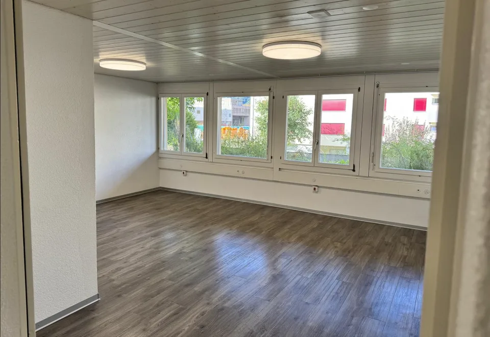 Moderne Büro- oder Praxisräume in Münsingen – zentral, hell und vielseitig nutzbar – Foto 17 von 17