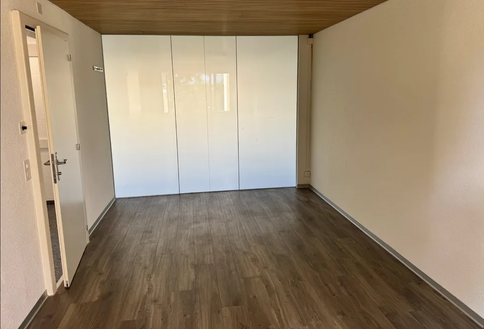 Moderne Büro- oder Praxisräume in Münsingen – zentral, hell und vielseitig nutzbar – Foto 7 von 17