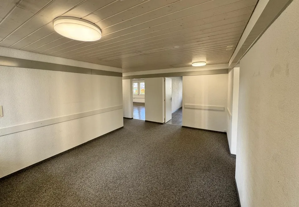 Moderne Büro- oder Praxisräume in Münsingen – zentral, hell und vielseitig nutzbar – Foto 6 von 17