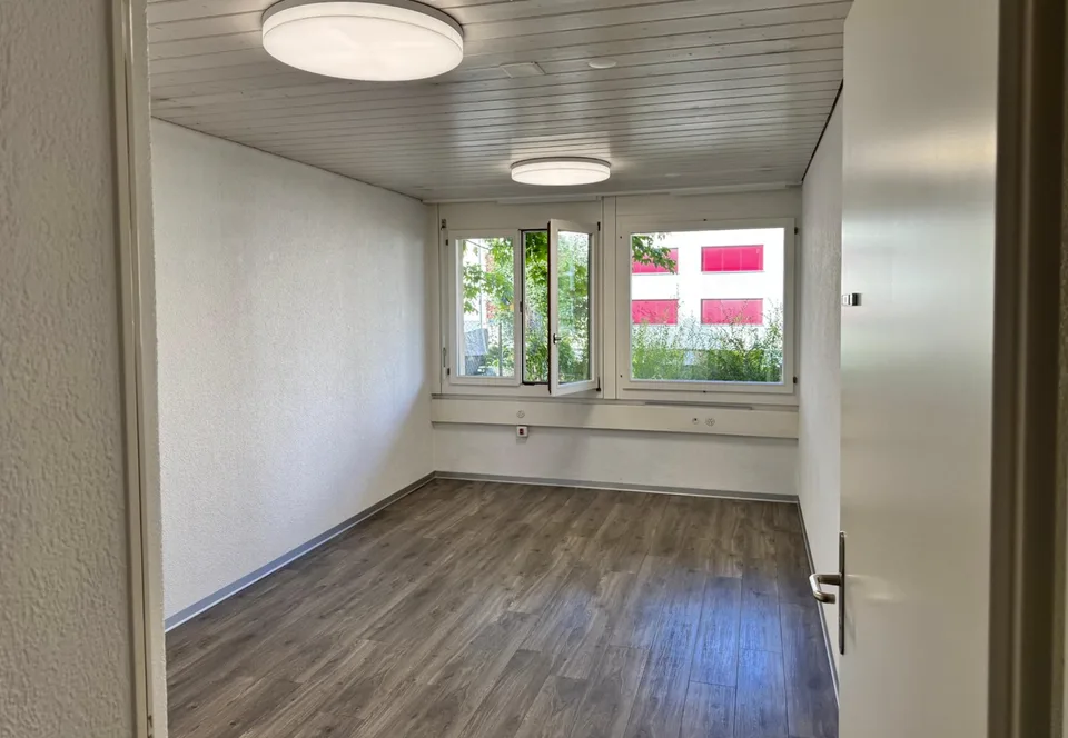 Moderne Büro- oder Praxisräume in Münsingen – zentral, hell und vielseitig nutzbar