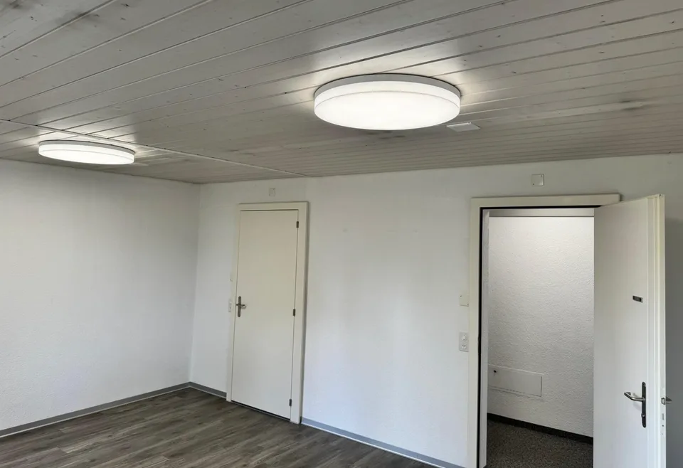 Moderne Büro- oder Praxisräume in Münsingen – zentral, hell und vielseitig nutzbar – Foto 9 von 17