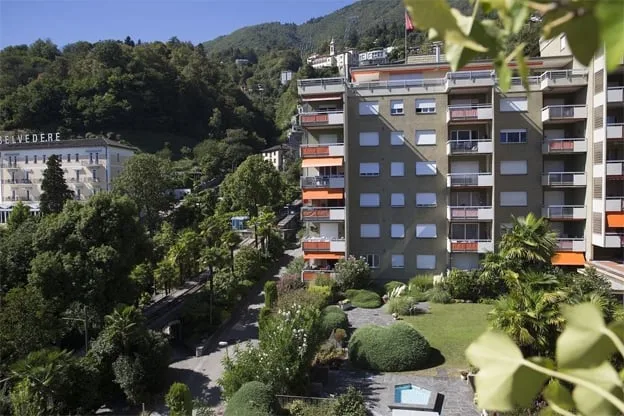 Bijou avec vue fantastique sur le lac et les montagnes, meublé de manière moderne