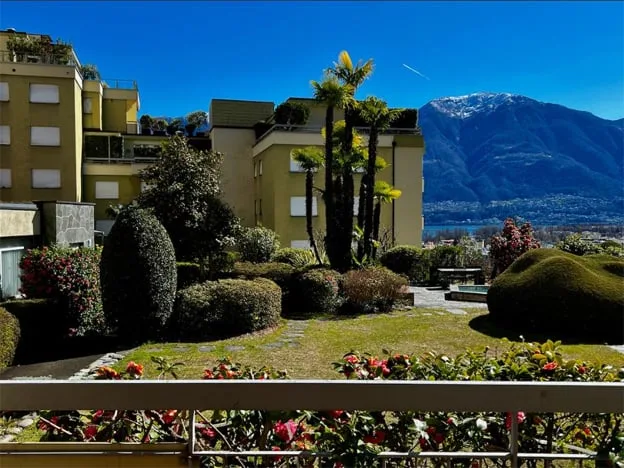 Gioiello con vista fantastica sul lago e sulla montagna, arredato in modo moderno