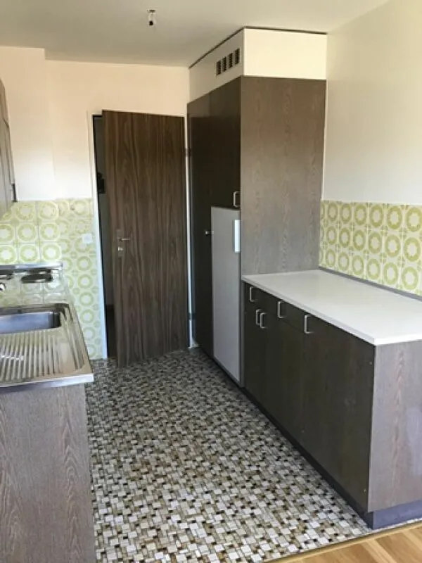 Appartamento situato nel centro città, vicino ai servizi.