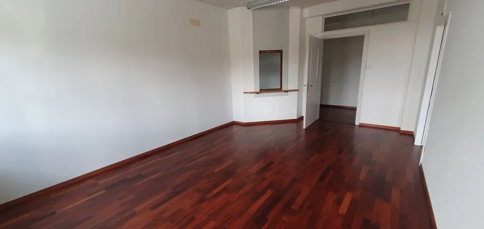Ampio spazio per uffici (382 m2) nel parco commerciale di Felsenau, Berna