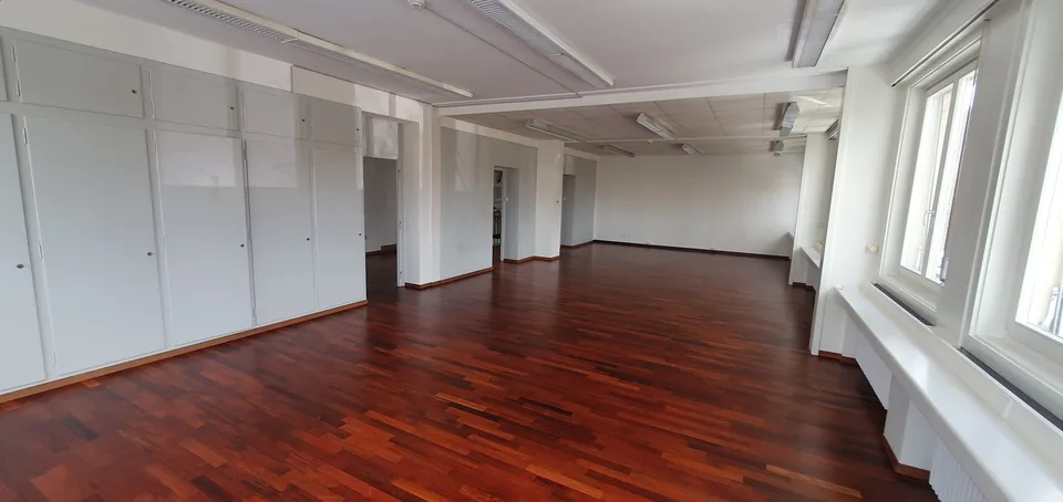 Ampio spazio per uffici (382 m2) nel parco commerciale di Felsenau, Berna