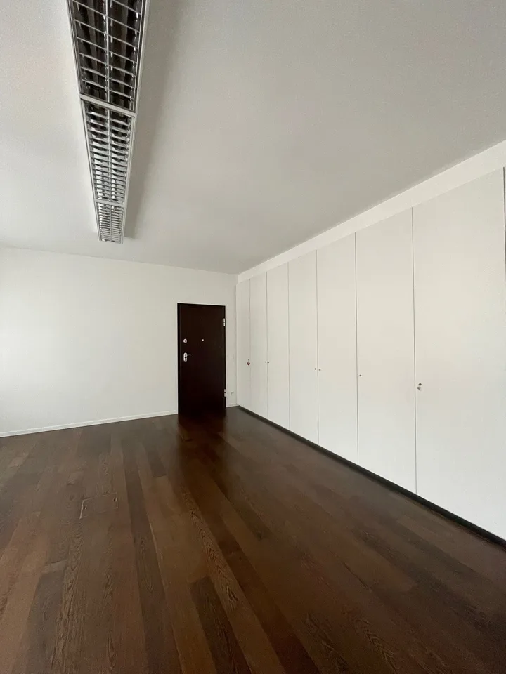 Affittiamo ufficio di 5 locali in posizione centrale a Chiasso – foto 8 di 8