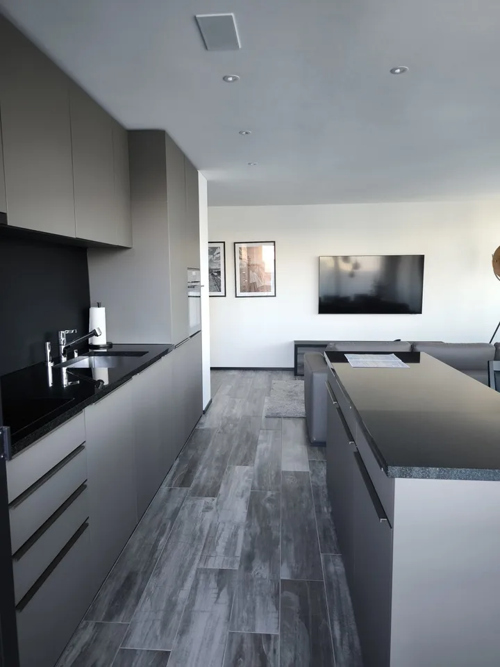 Exklusive, möblierte 2.5-Zimmerwohnung im Three Point Tower