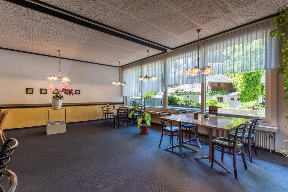 Ristorante, Caffè, Studio, Asilo - locali commerciali flessibili direttamente sul lago – foto 10 di 17