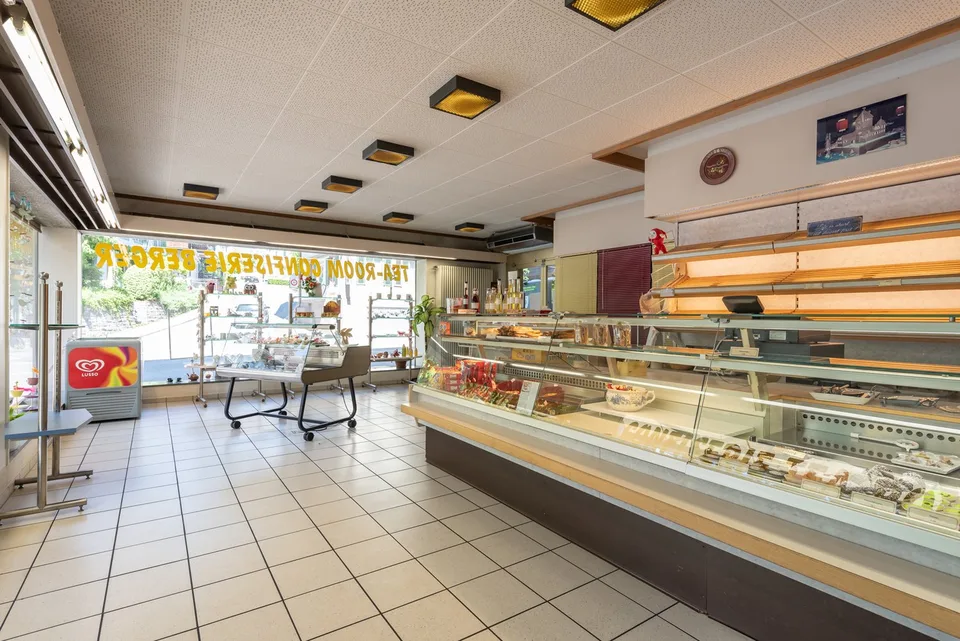 Ristorante, Caffè, Studio, Asilo - locali commerciali flessibili direttamente sul lago – foto 8 di 17