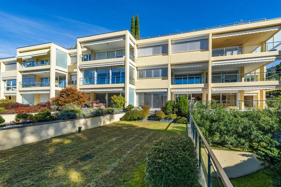 Elegante appartamento con giardino e vista lago, a due passi dal TASIS