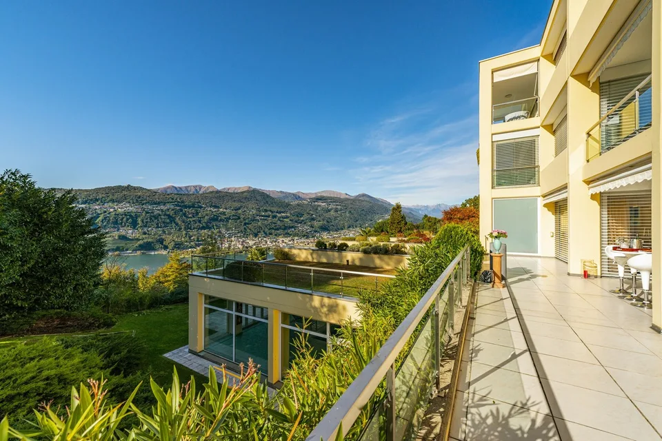 Elegante appartamento con giardino e vista lago, a due passi dal TASIS