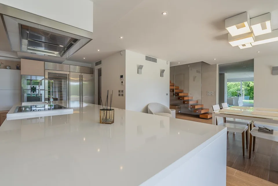 Luxuriöse Wohnung, die das gesamte Gebäude einnimmt – Foto 14 von 22