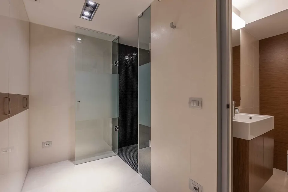 Luxuriöse Wohnung, die das gesamte Gebäude einnimmt – Foto 22 von 22