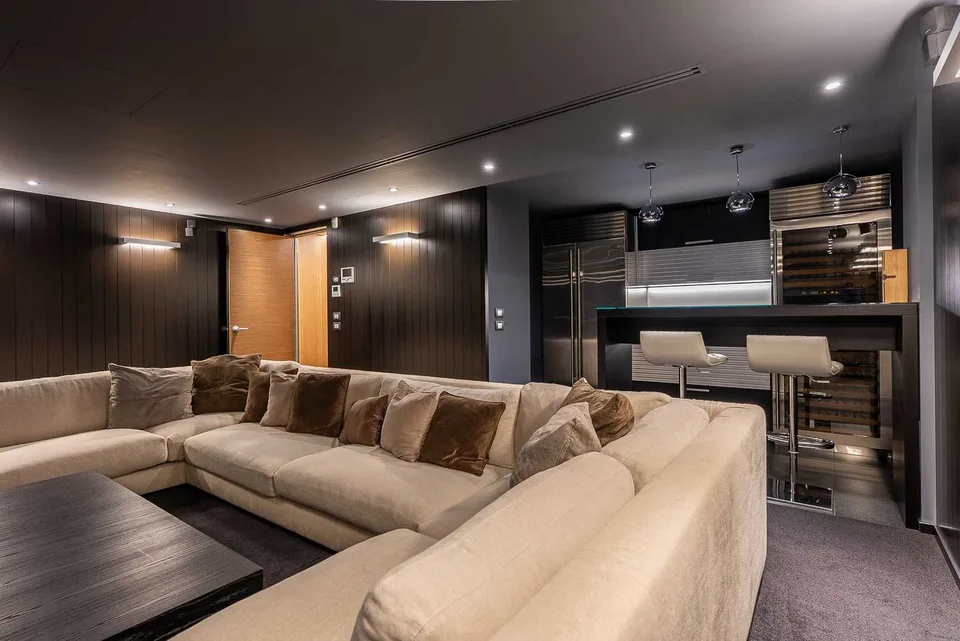 Luxuriöse Wohnung, die das gesamte Gebäude einnimmt – Foto 16 von 22