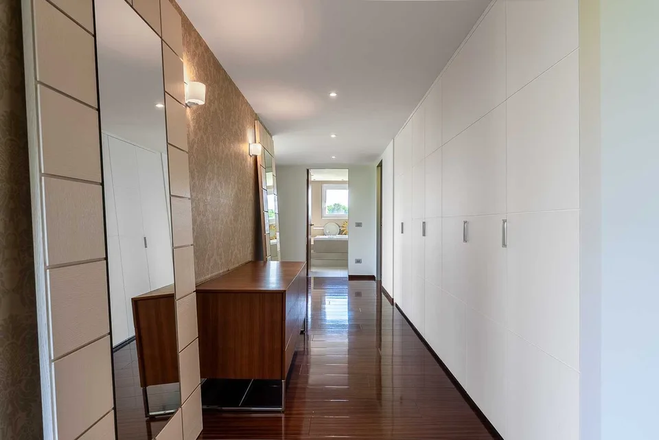 Luxuriöse Wohnung, die das gesamte Gebäude einnimmt – Foto 7 von 22