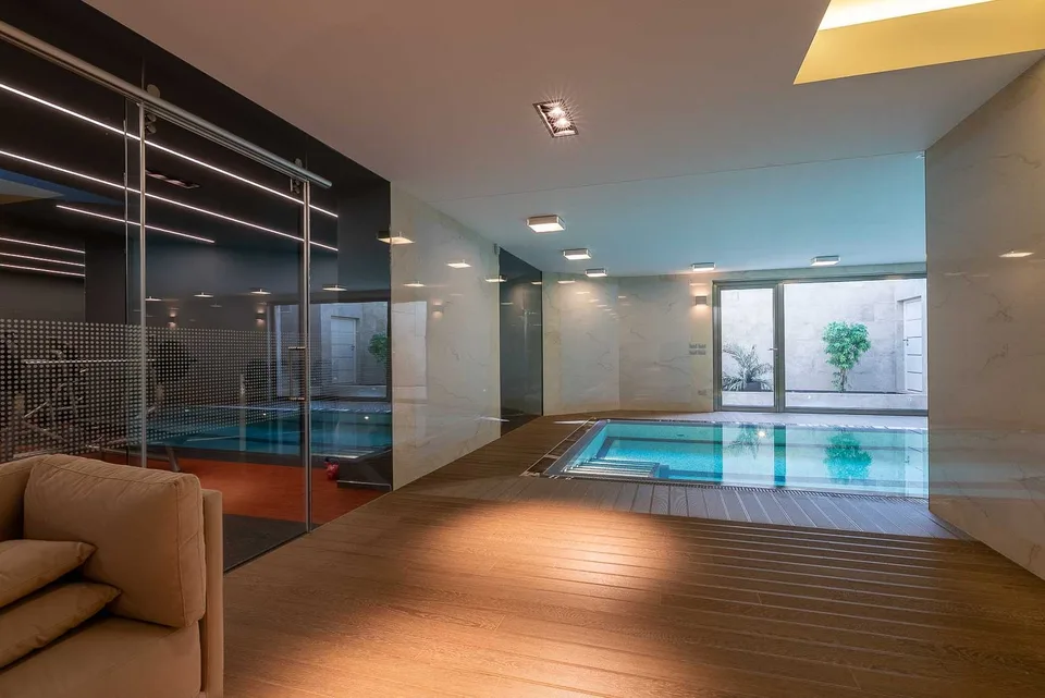 Luxuriöse Wohnung, die das gesamte Gebäude einnimmt – Foto 19 von 22