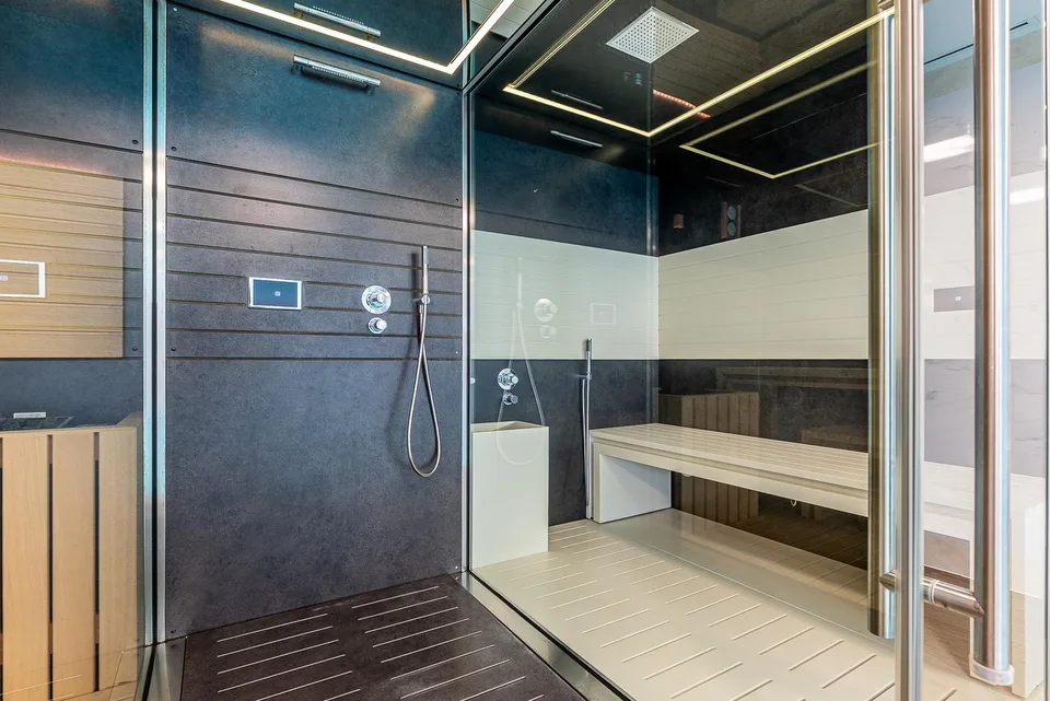 Luxuriöse Wohnung, die das gesamte Gebäude einnimmt – Foto 21 von 22
