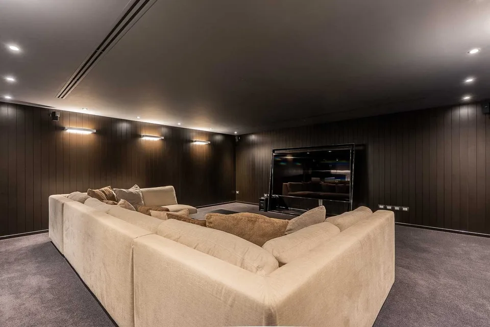 Luxuriöse Wohnung, die das gesamte Gebäude einnimmt – Foto 17 von 22