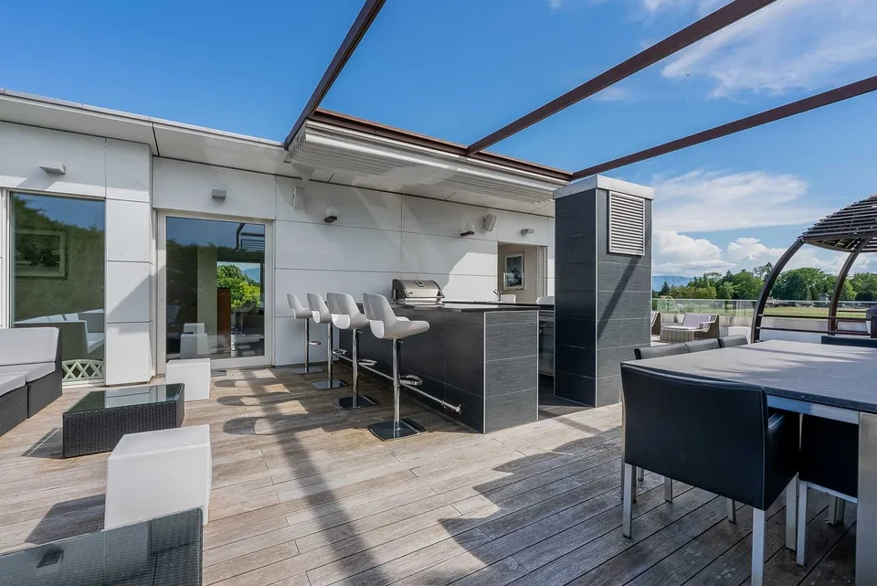 Luxuriöse Wohnung, die das gesamte Gebäude einnimmt