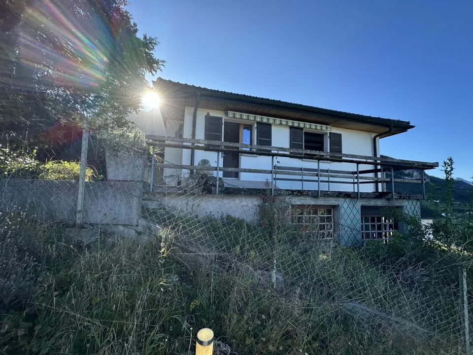 Villa individuelle avec vue panoramique - Freistehende Villa mit Panoramablick