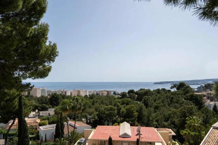Splendida proprietà con 3 unità abitative e vista mare a 180 gradi