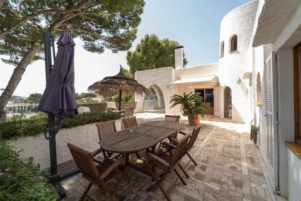Splendida proprietà con 3 unità abitative e vista mare a 180 gradi