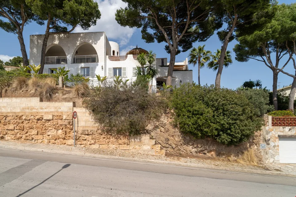 Splendida proprietà con 3 unità abitative e vista mare a 180 gradi