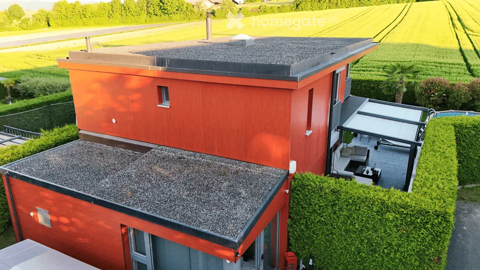 Freistehendes 3½-Zimmer-Haus mit spektakulärem Weitblick ins Grüne