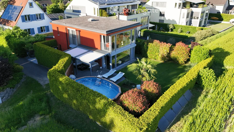 Freistehendes 3½-Zimmer-Haus mit spektakulärem Weitblick ins Grüne